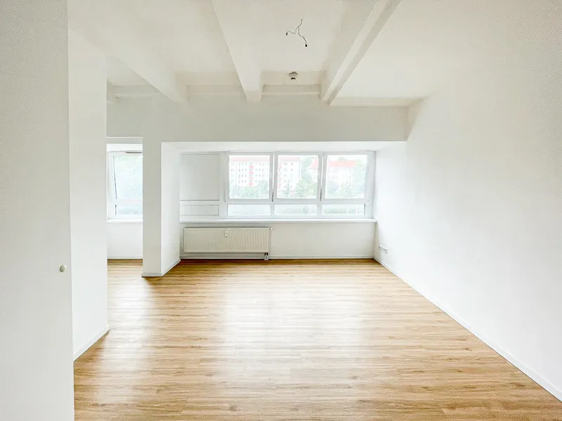 Geräumige & helle 1-Zimmerwohnung nahe Lichtenberg Bahnhof — photo 1